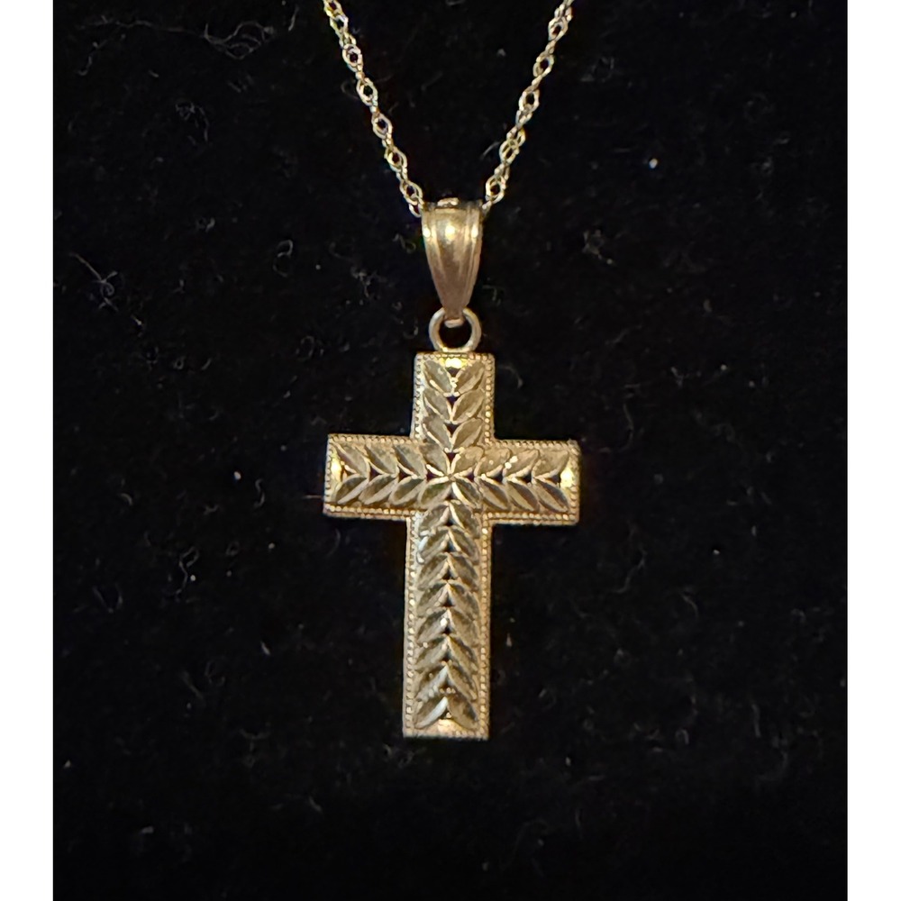 14k Gold Cross Pendant Necklace